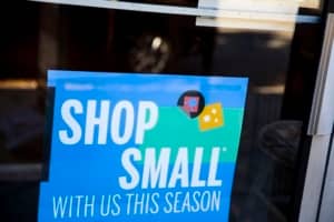 #ShopSmall à coller sur la devanture d'un petit commerce