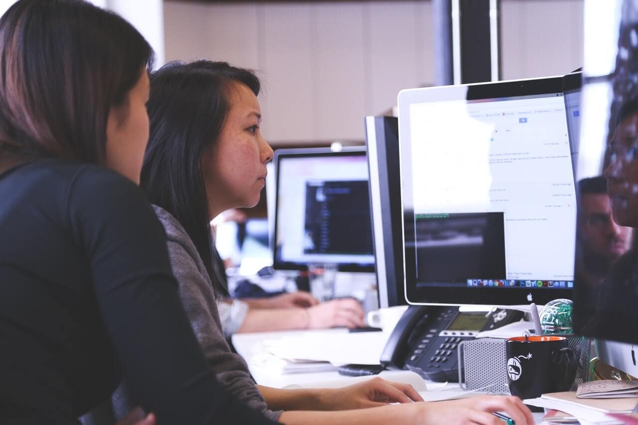 working-woman-technology-computer-7374-1