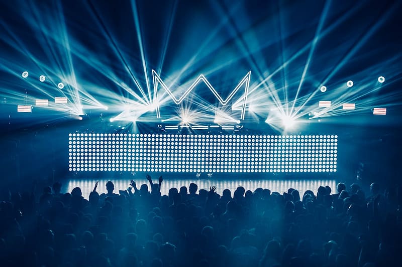 Photo by Wendy Wei Concert with lighting and audience